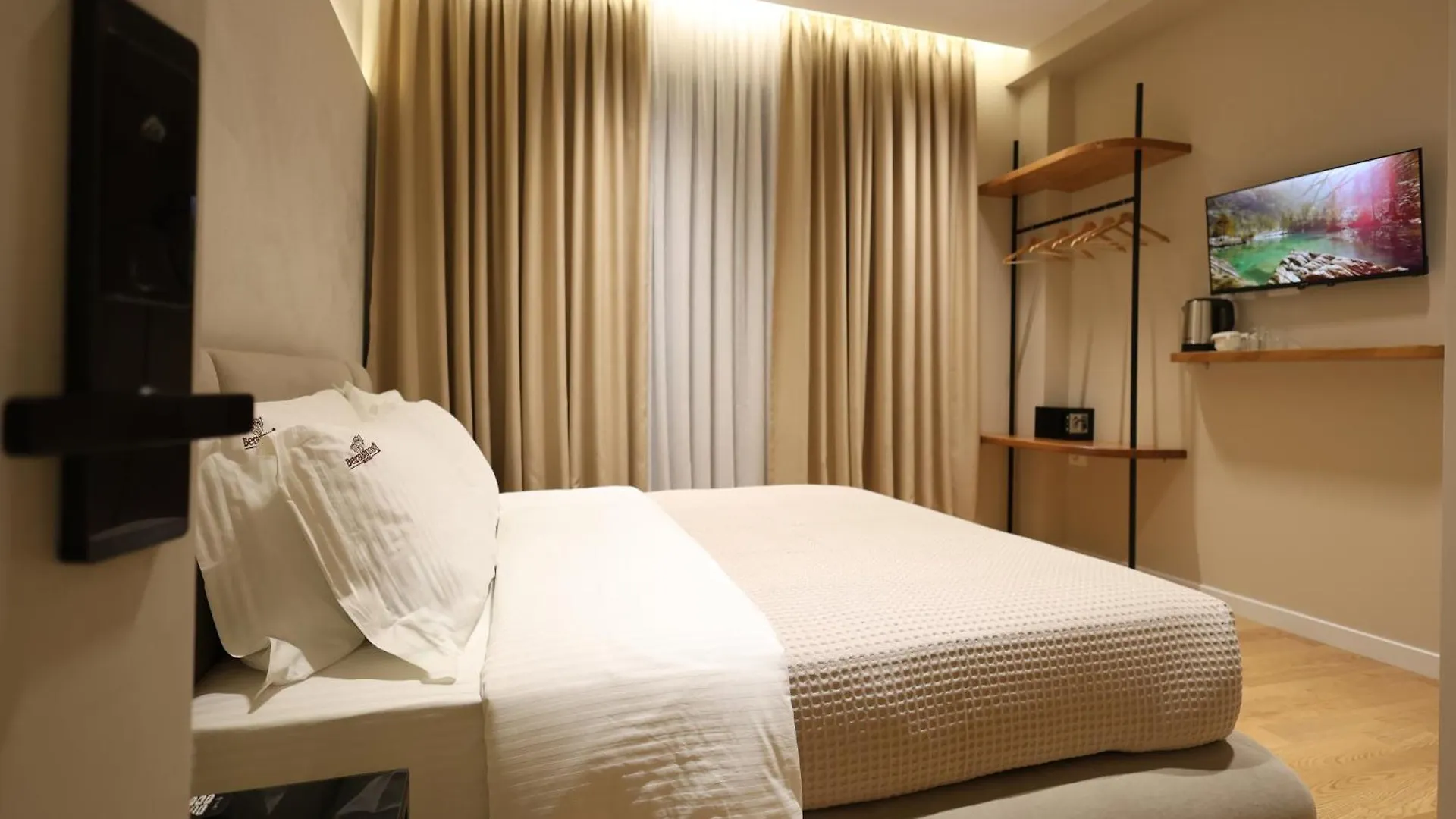 ****  Beratinus1 Hotel Albania