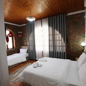 Boutique Buzi Hotel